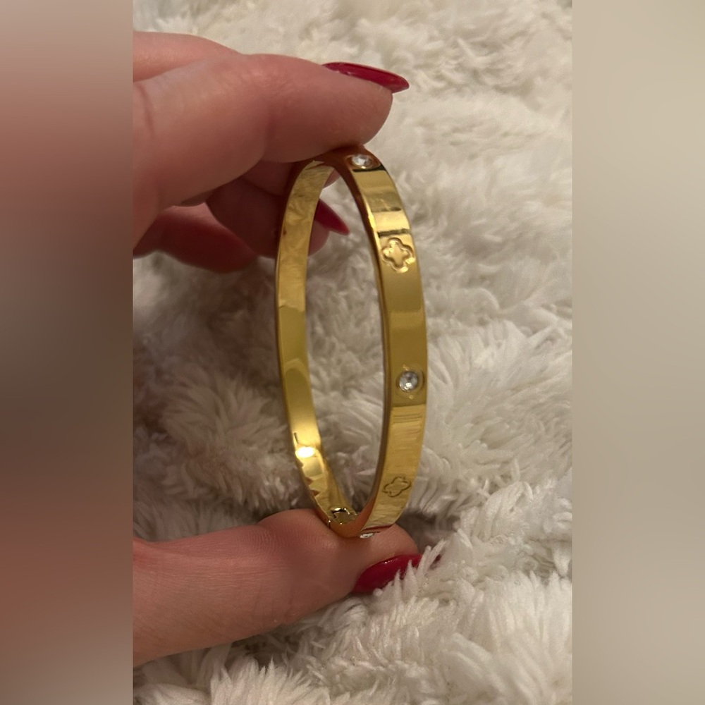 Elegant Gold Bangle Bracelet - Picture 2 of 5